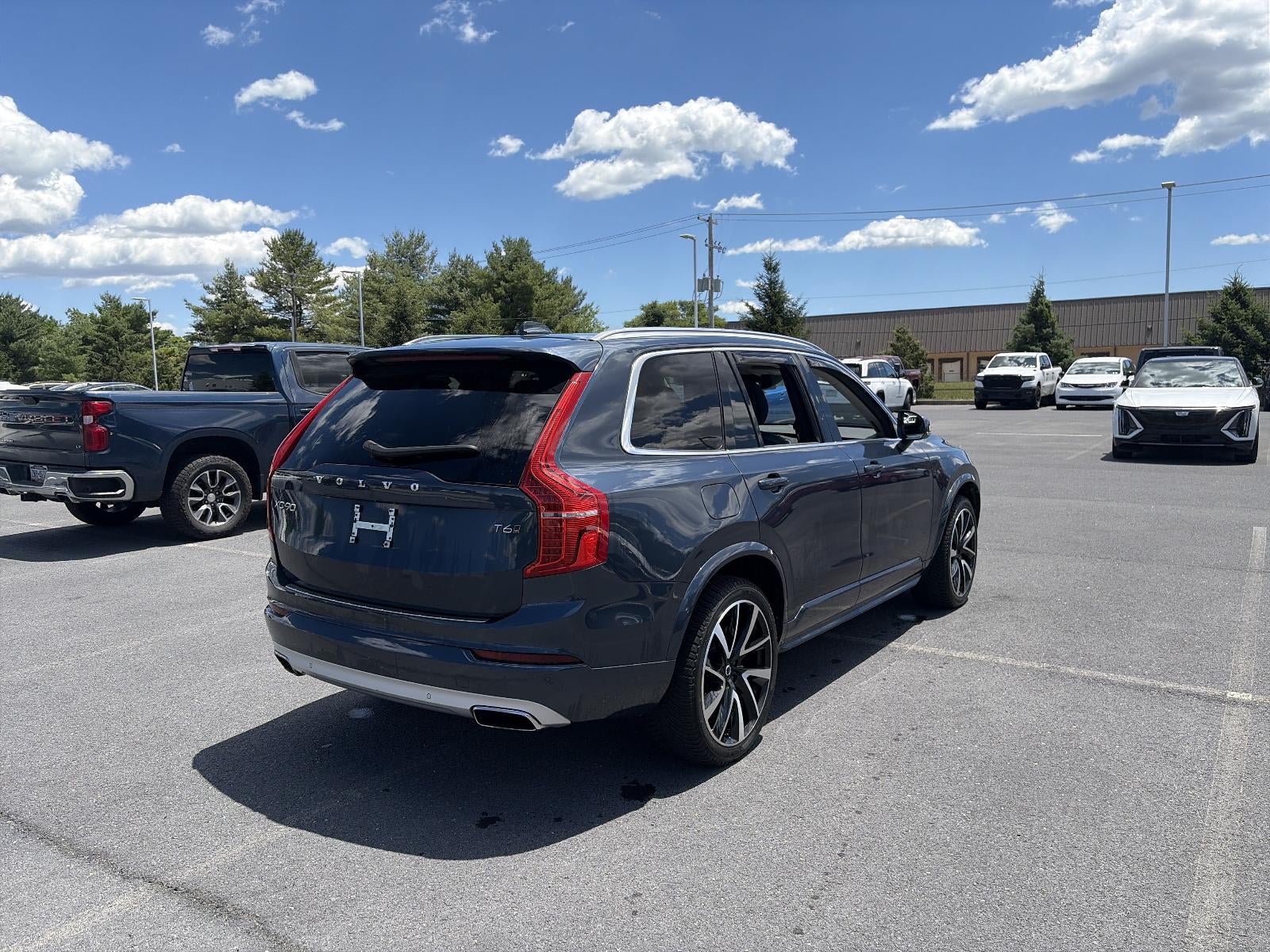 2020 Volvo XC90 — detail view