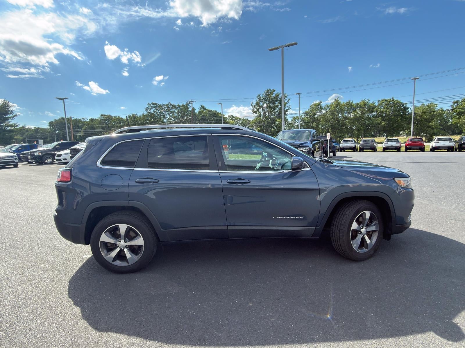 2019 Jeep Cherokee — rear three-quarter view