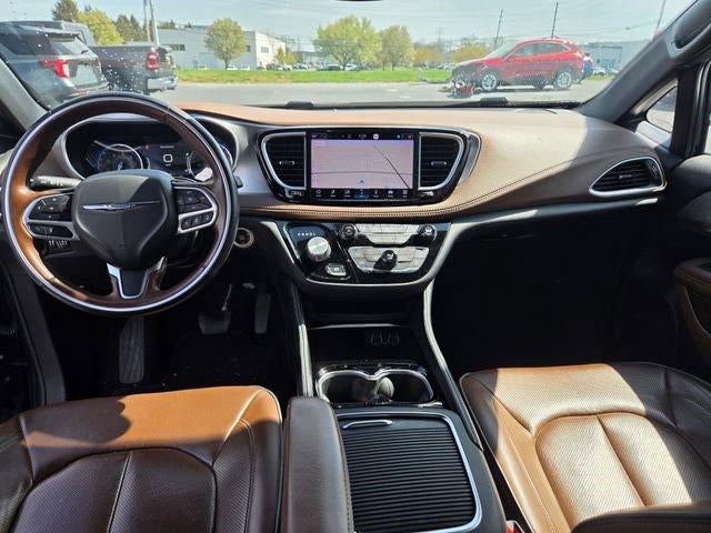 2021 Chrysler Pacifica — detail view
