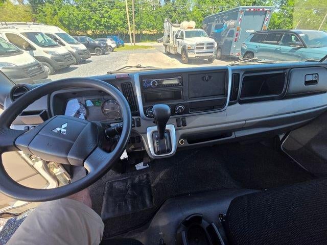 2019 Mitsubishi Van — detail view